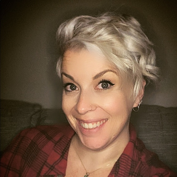 Meet your Posher, Jeanine - Picture 1 of 1